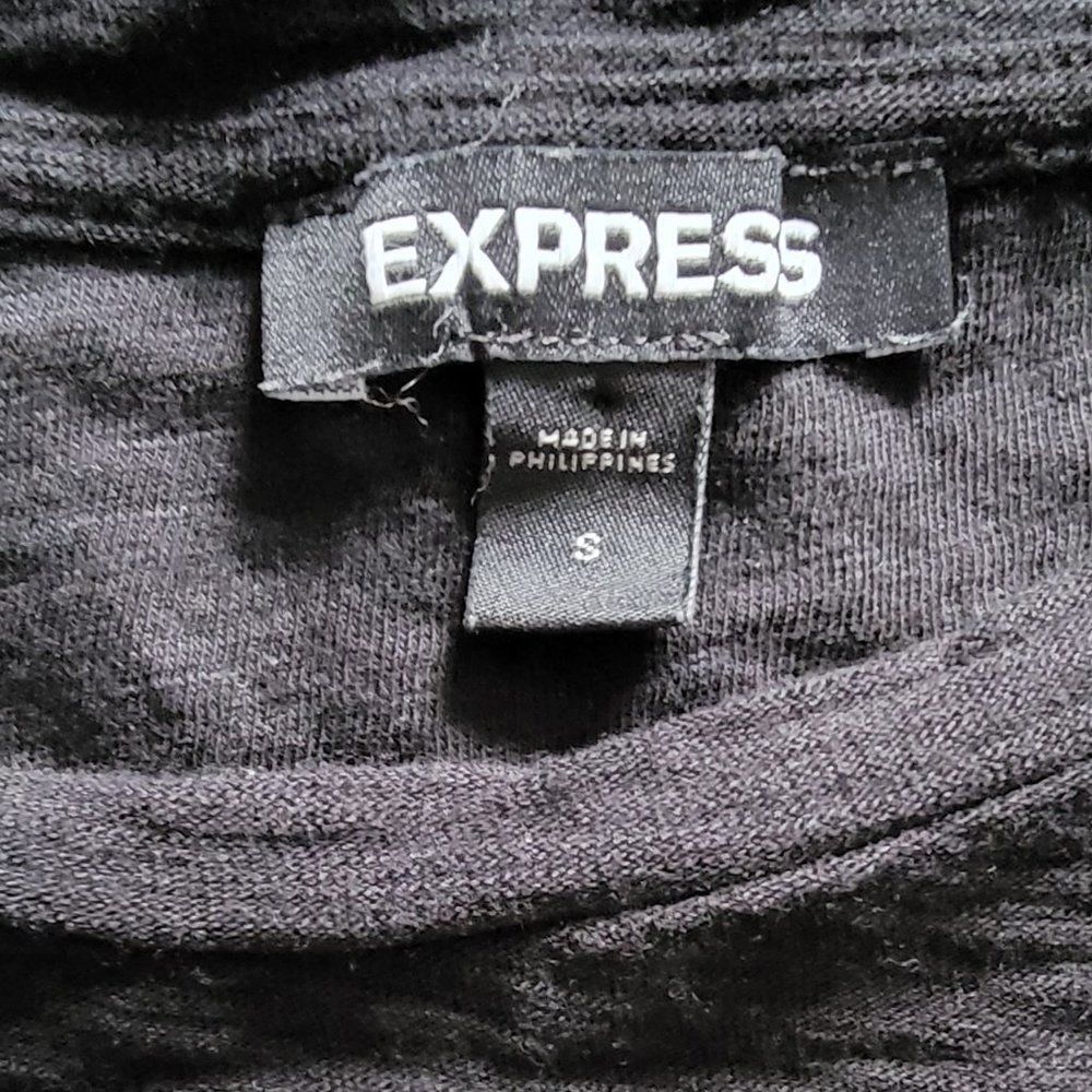 Express Flutter Sleeve Top - Picture 2 of 4